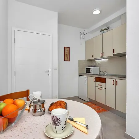 Apartman Mirjana & Ivo *