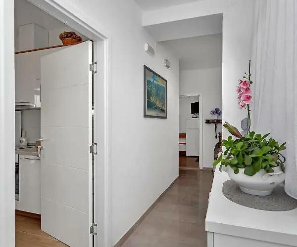 Mirjana & Ivo Апартаменти *