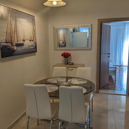 Διαμέρισμα Mirjana & Ivo Μακάρσκα