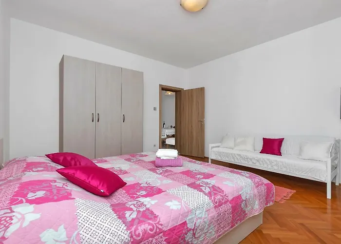 Apartman Mirjana & Ivo *